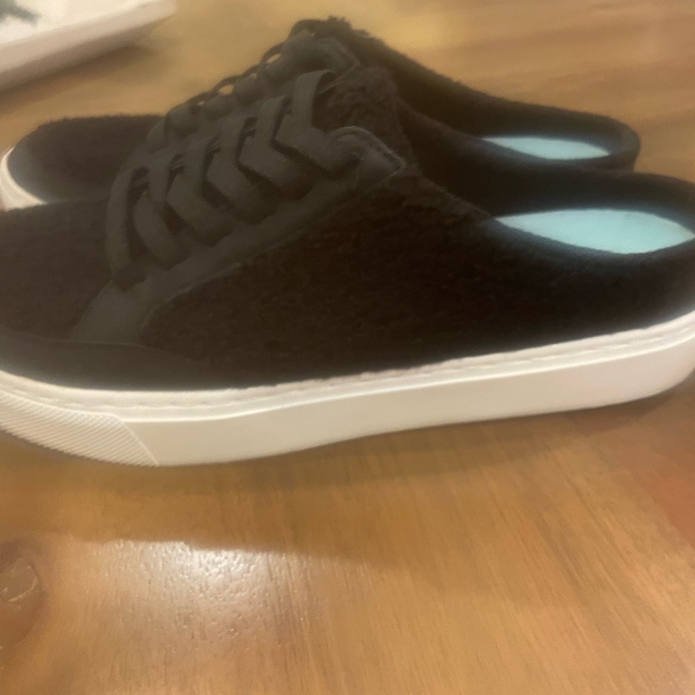 NEW Sherpa sneakers